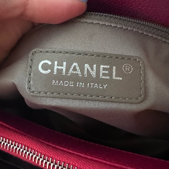 Chanel red caviar GST with silver hardware - Picture 8 of 16